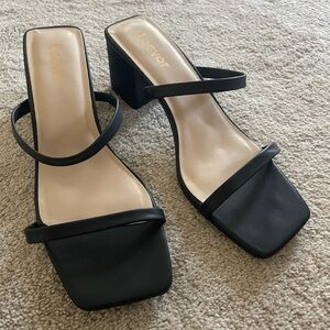 NEW Black Women's Strappy Block Heel Sandals 8.5